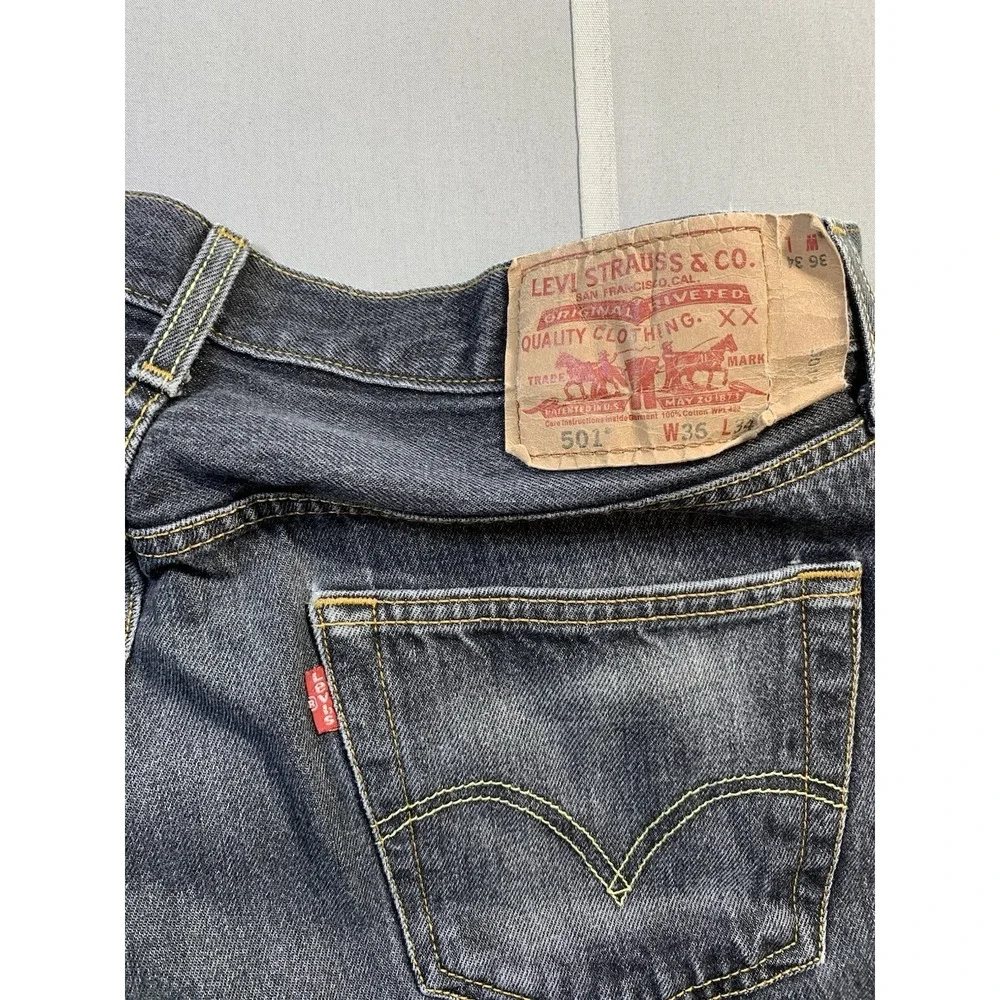 Levi 501 Jeans Adult 38 x 34 Straight Leg Button Fly Black Dark Wash Denim‎ Mens